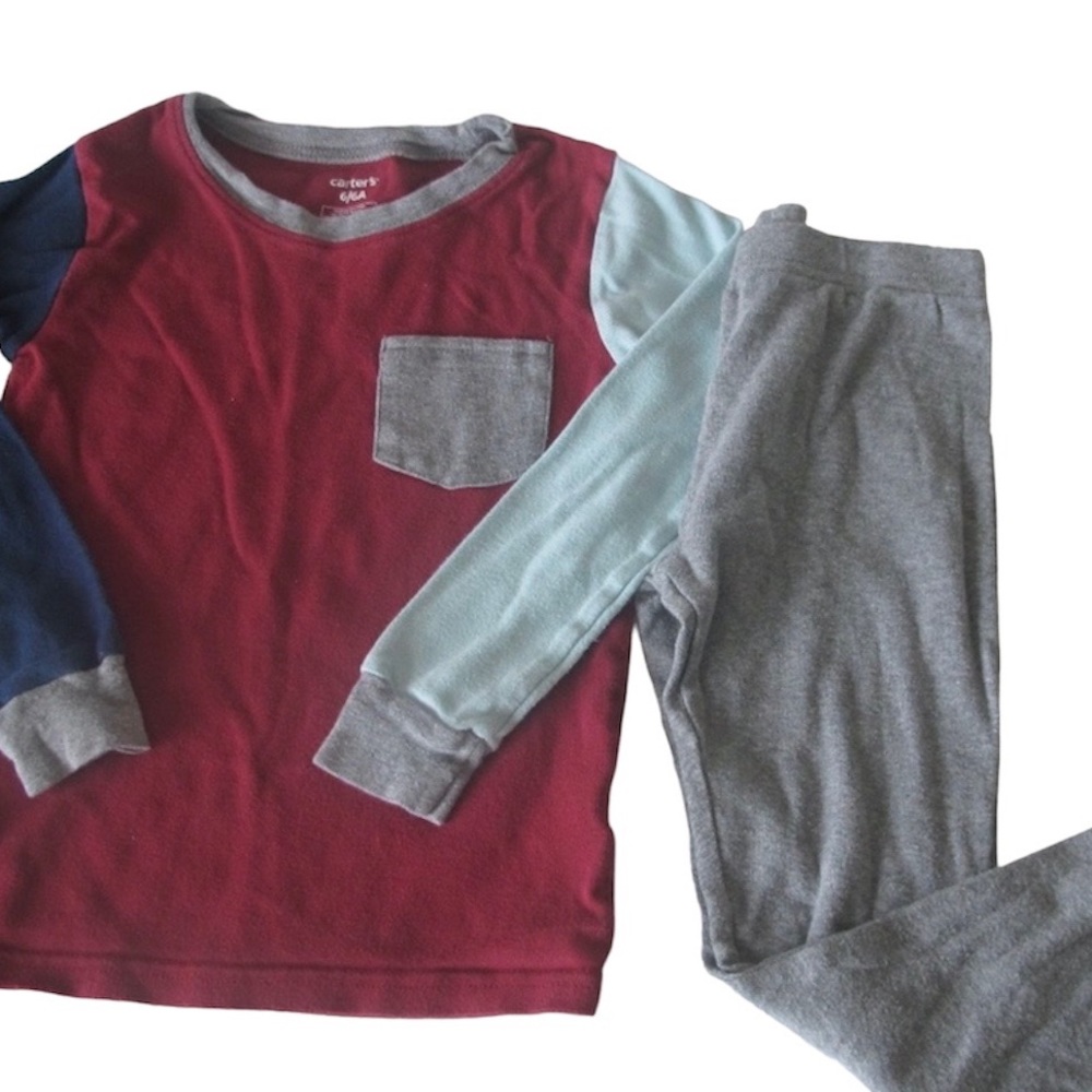 Boy's Matching Pajamas Carter's Size 6/6A  GUC